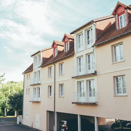 Terres De France - Appart'Hotel La Roche-Posay Exterior photo