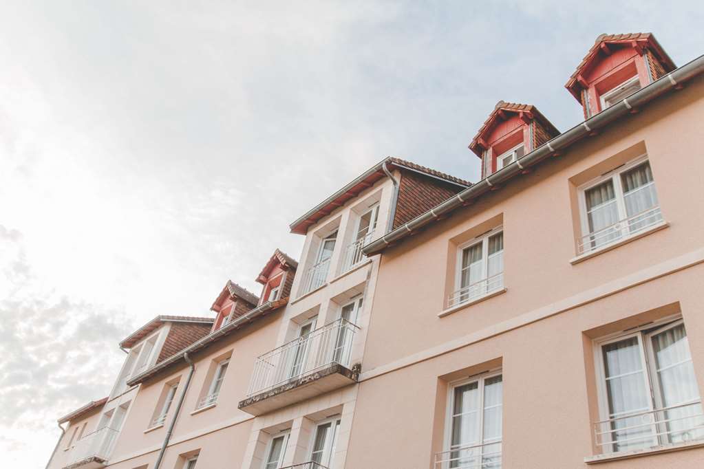 Terres De France - Appart'Hotel La Roche-Posay Exterior photo
